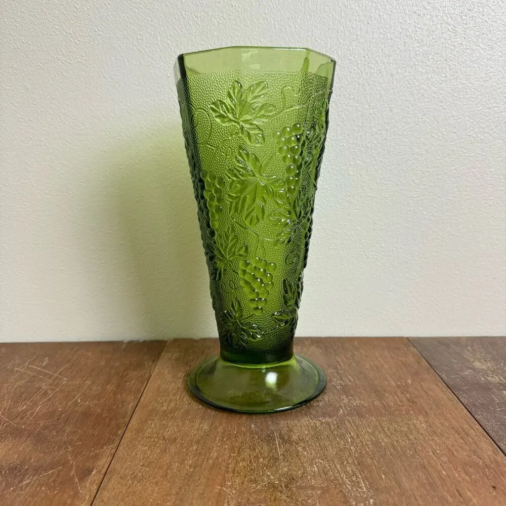 Vintage Anchor Hocking Avocado‎ Green Grape Pattern Embossed Flower Vase